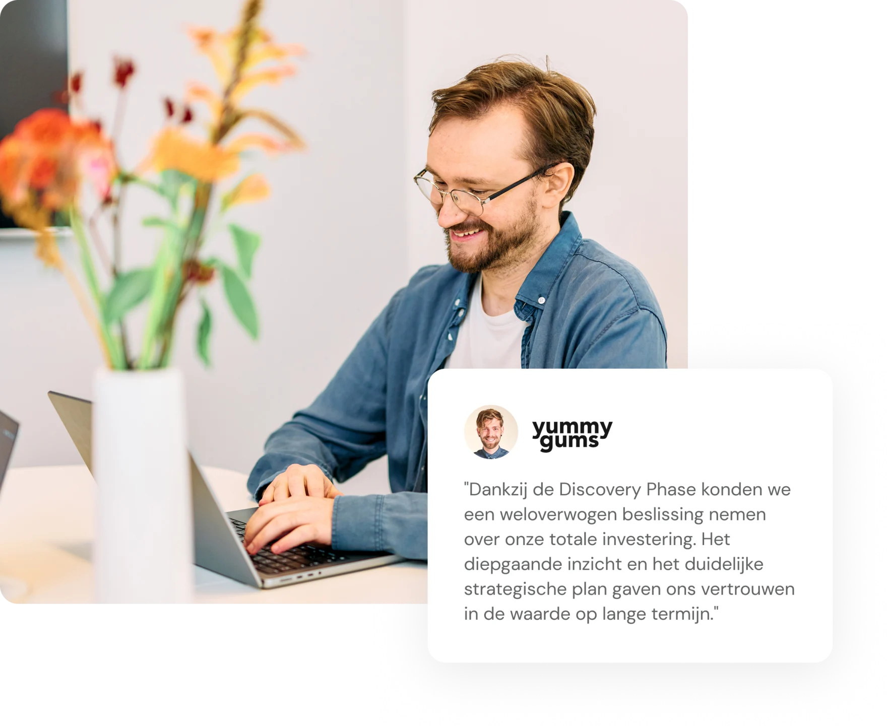 Getuigenis van een klant van Yummygums over de ontdekkingsfase, weergegeven op een foto van een laptop